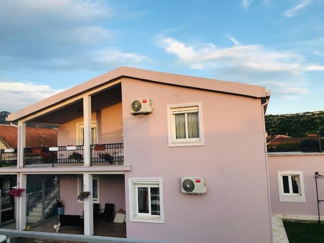Apartman Mona Podgorica Exterior foto