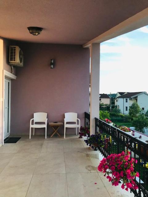 Apartman Mona Podgorica Exterior foto